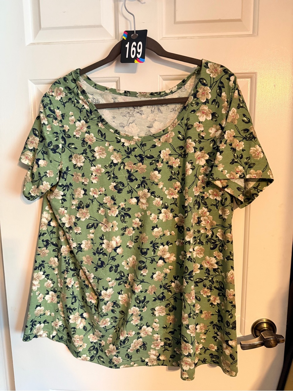 Green Floral Short Sleeve Scoop Neck Top